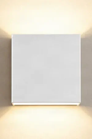 Anneke - hoekige LED wandlamp van gips